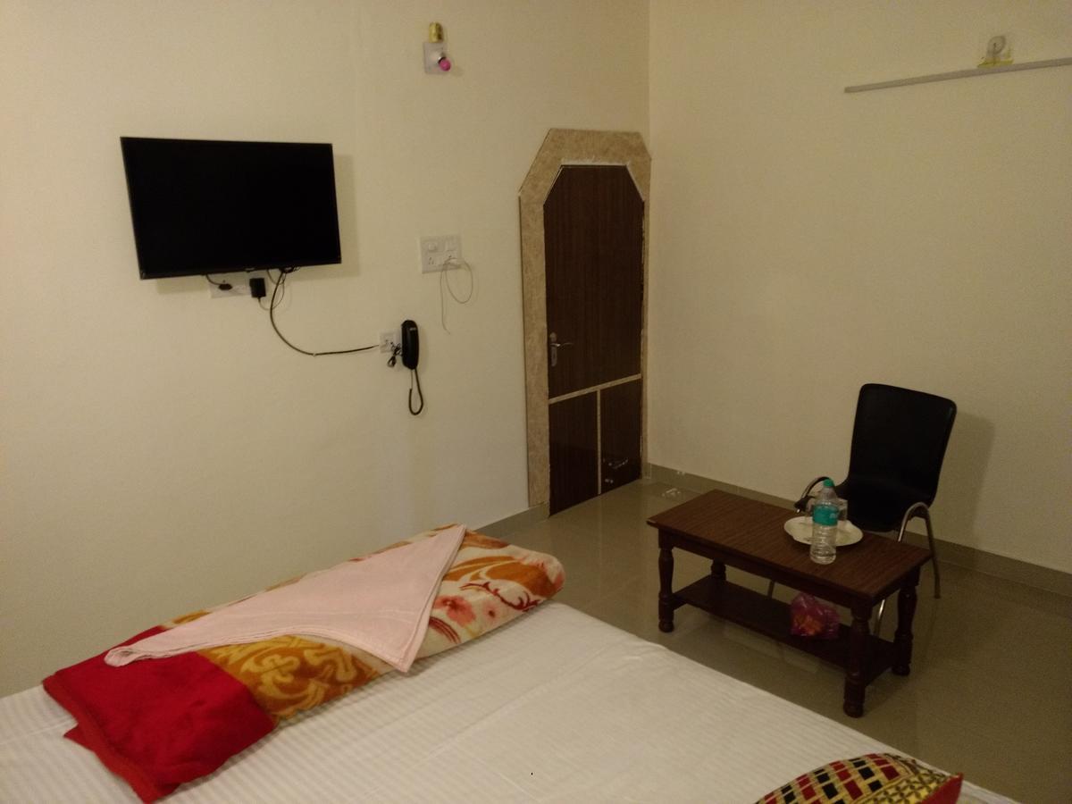 בובנשוואר Hotel Shreya מראה חיצוני תמונה